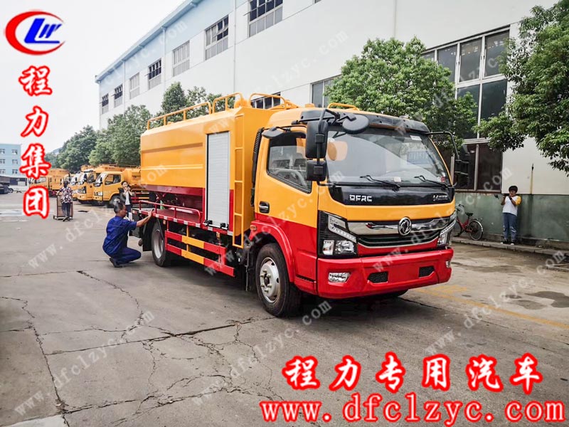 程力專用汽車股份有限公司生產的國六東風大多利卡清洗吸污車